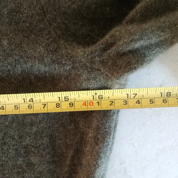 Lord + Taylor 100% cashmere green turtleneck sweater Medium Petite - Picture 14 of 15